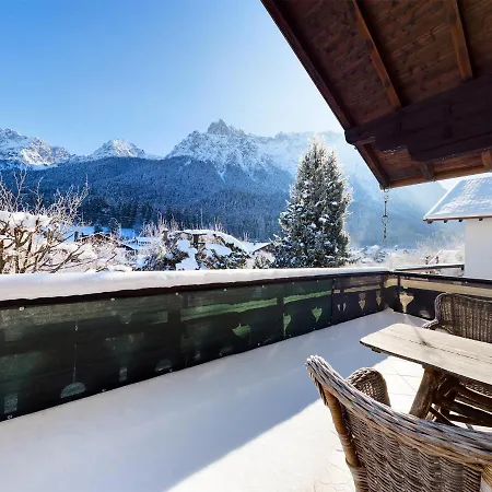 Schnitzerstube Apartment Mittenwald Exterior photo